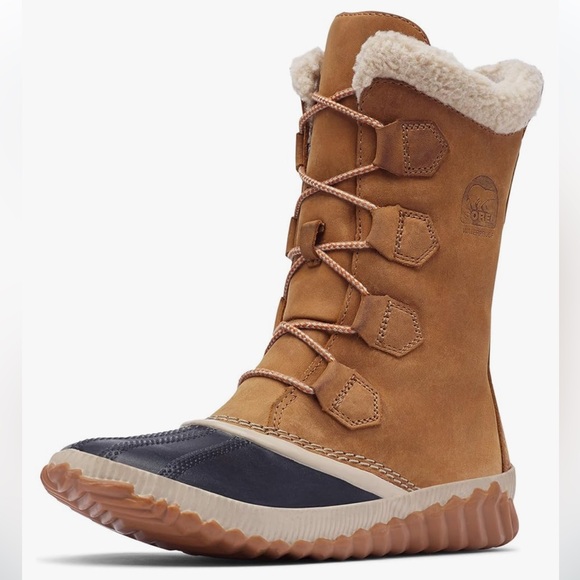 Sorel Shoes - Sorel women’s slouch waterproof duck boots in tan and black.